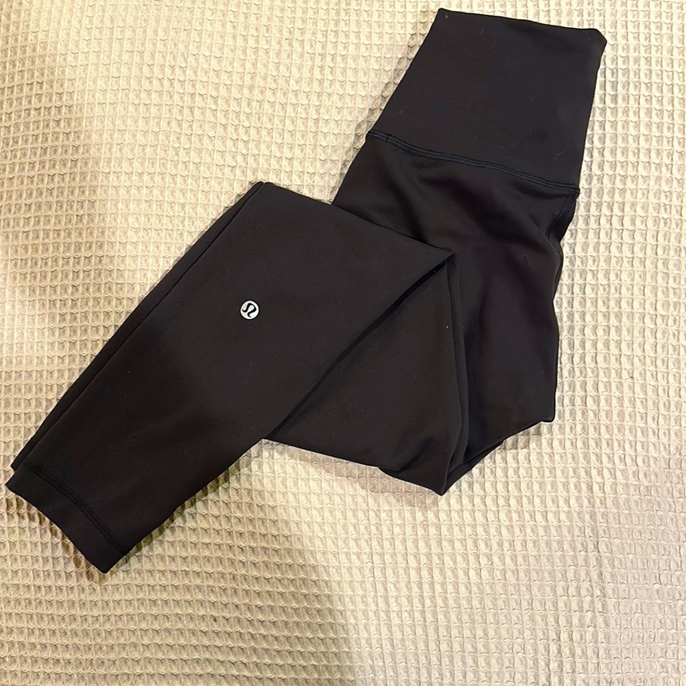Lululemon 🍋 wunder train contour fit size 4 25inch